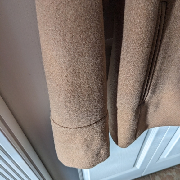 Coat - Picture 2 of 4